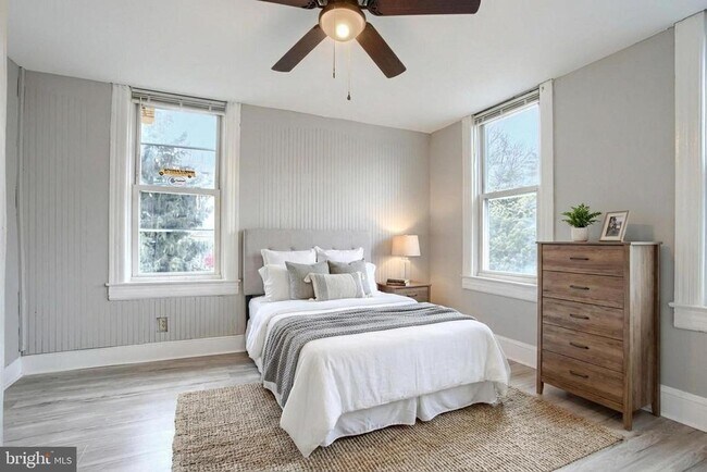 Building Photo - 3807 Fleetwood Ave