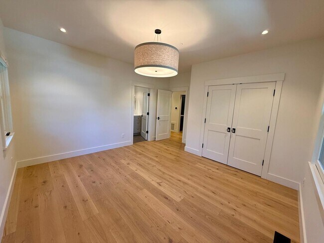 Building Photo - 5 Monte Vista Ave