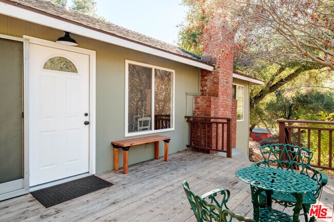 Primary Photo - 800 N Topanga Canyon Blvd
