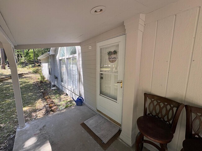 Building Photo - 399 Senger Rd