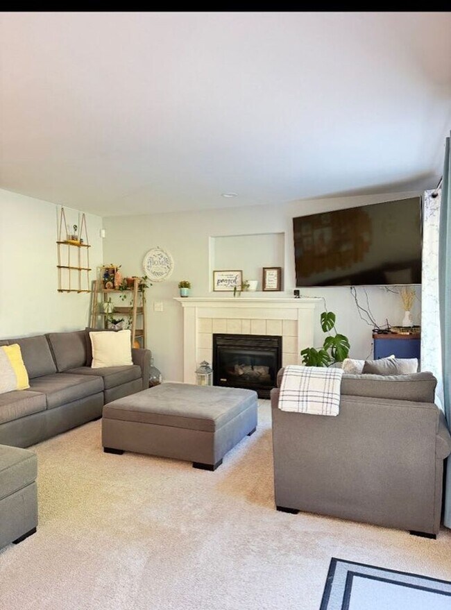 Building Photo - Silverdale 2 Story Home 4bed 2.5 bath