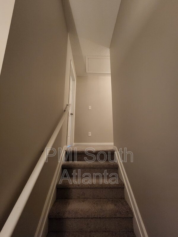 Building Photo - 176 Shenandoah Dr
