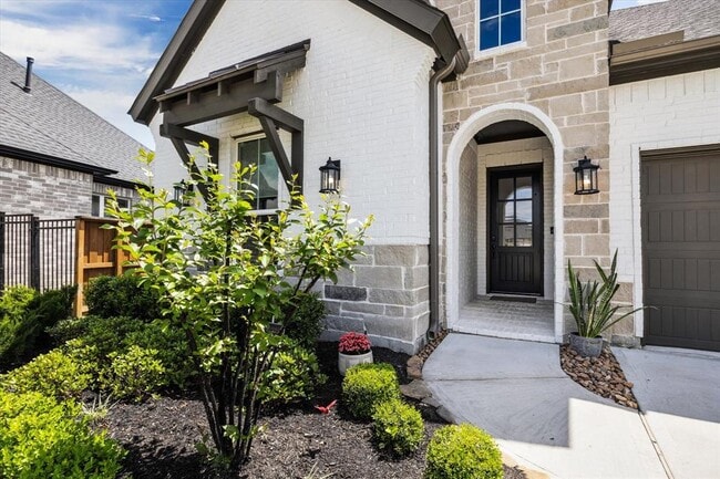 Building Photo - 28247 Clear Breeze Ct