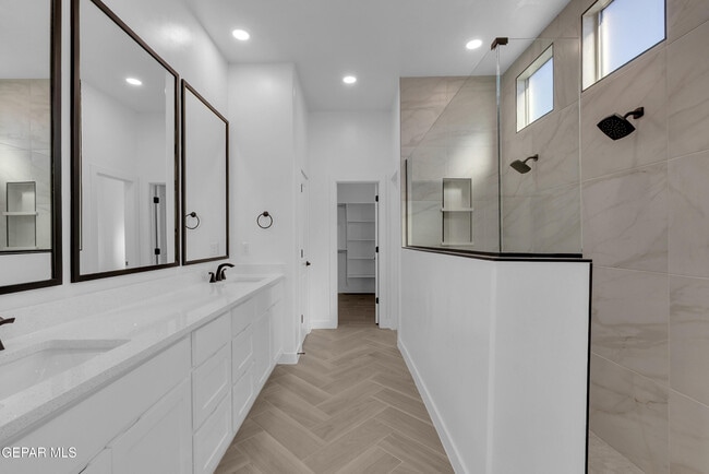 Building Photo - 15148 Destination