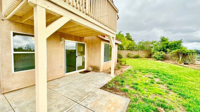 Building Photo - Awesome Two-Story Home, Recently & Freshly Updated, just minutes to downtown Fallbrook!