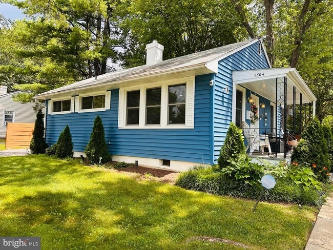 Primary Photo - 1504 Lewis Ave