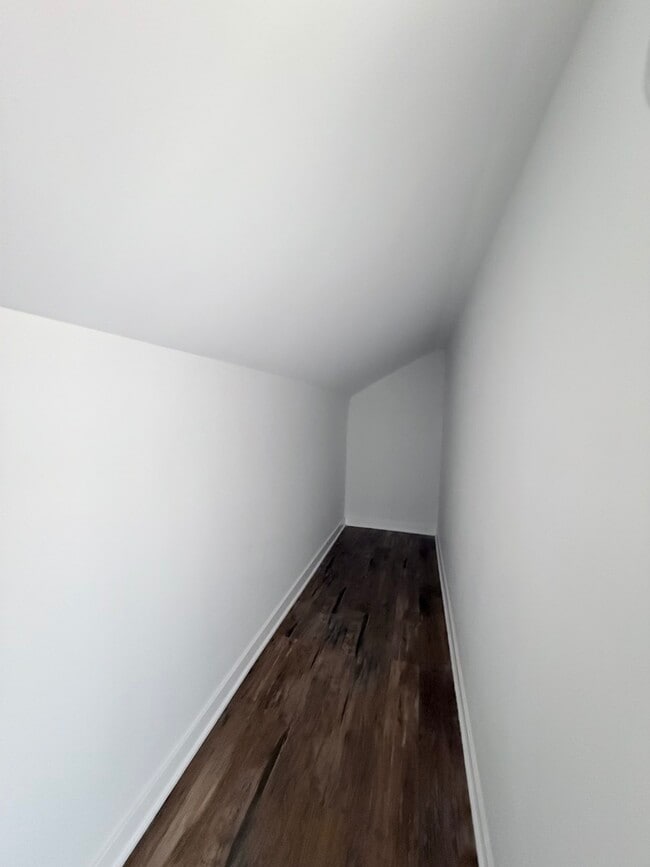 Building Photo - 315 W 111th St