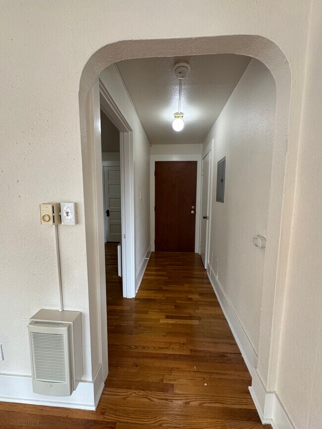 Building Photo - Stephens Properties 1301