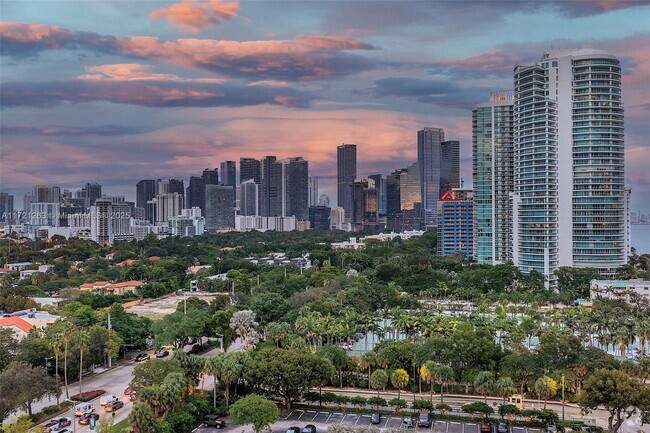 Building Photo - 2475 Brickell Ave