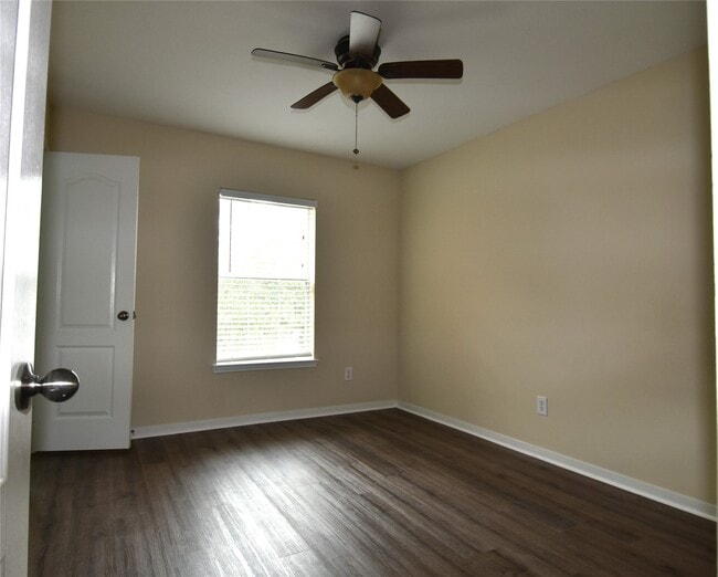 Building Photo - 19439 Suffolk Hollow Ln