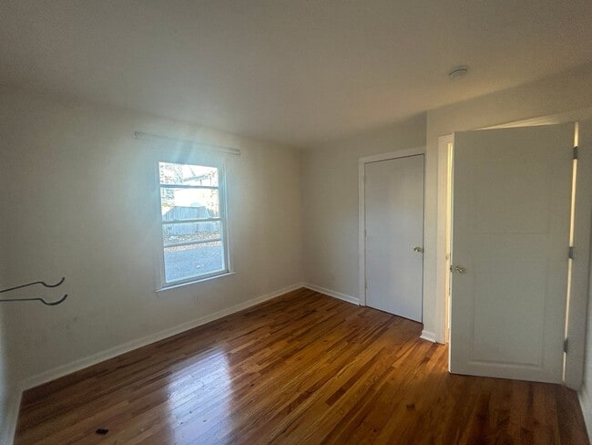 Building Photo - 511 Sewall Ave