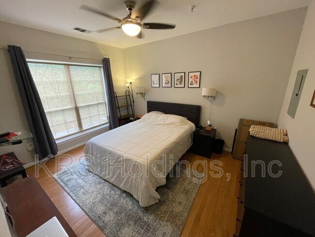 Building Photo - 4550 Strutfield Ln