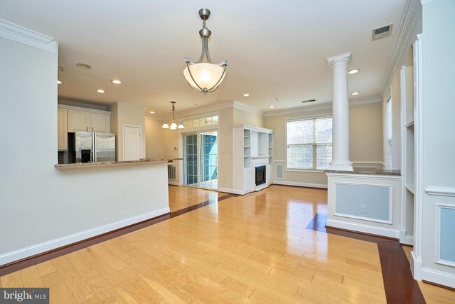 Building Photo - 43865 Hickory Corner Terrace