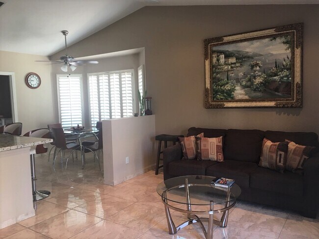 Building Photo - 137 Weatherstone Dr