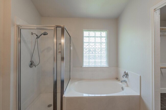 Building Photo - 3213 Canyon Ledge Cove