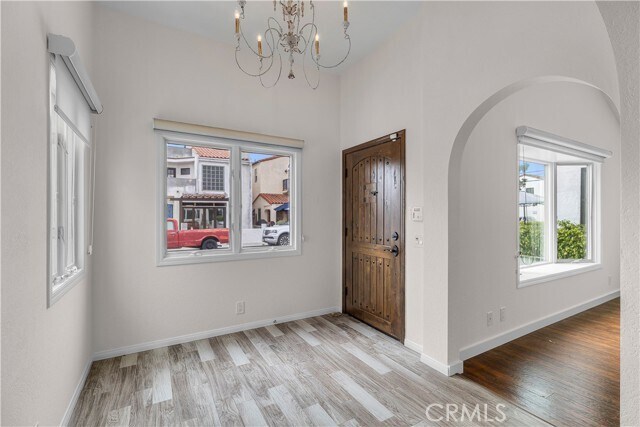 Building Photo - 211 La Verne Ave