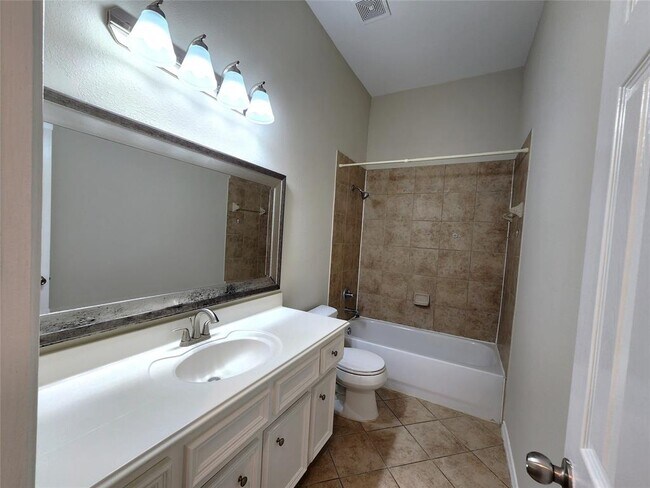 Building Photo - 13007 Balsam Lake Ct