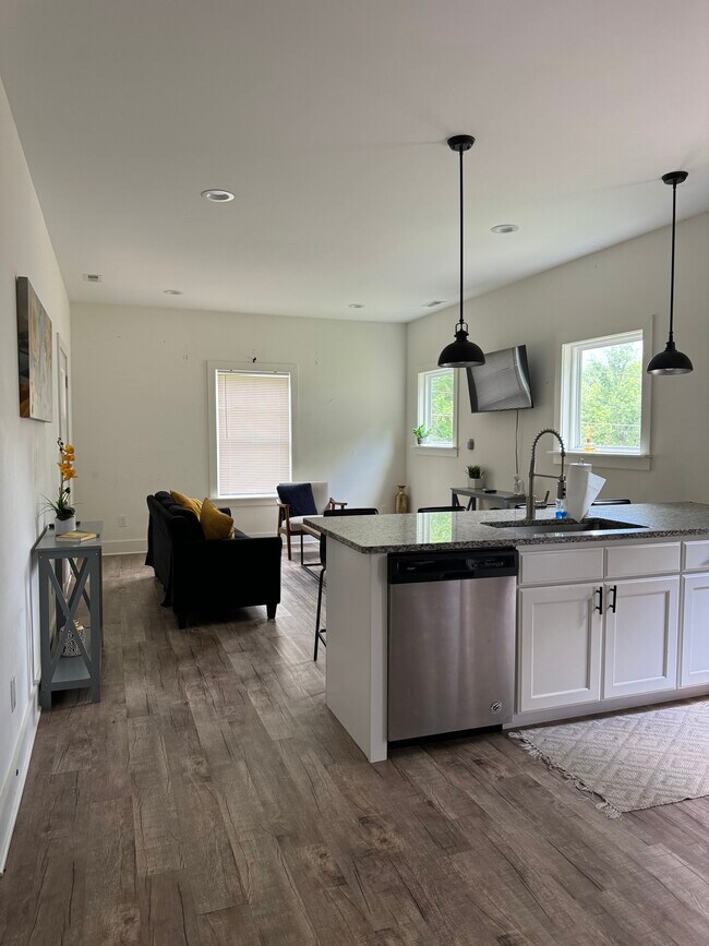 Building Photo - 1248 Browns Ferry Rd