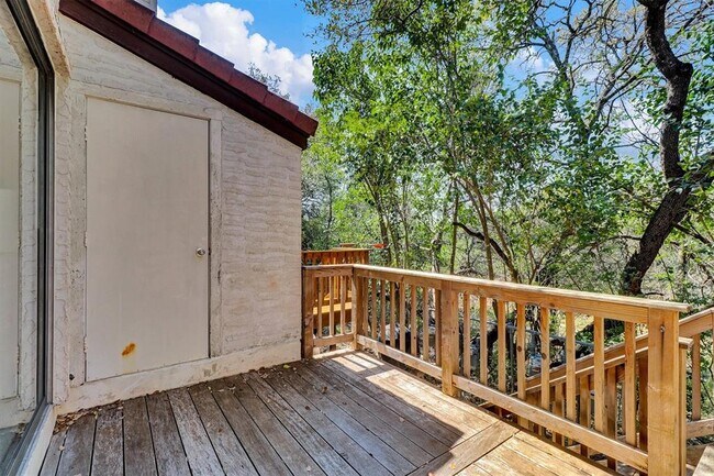 Building Photo - 5606 Bonnell Vista St