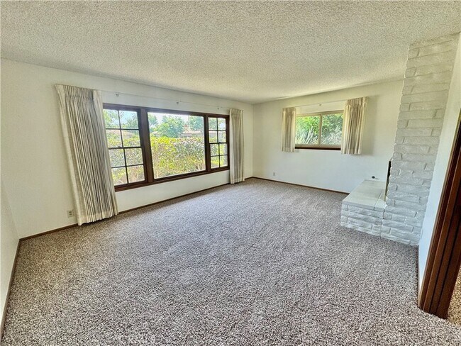 Building Photo - 509 California Dr