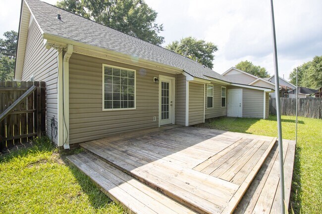 Building Photo - Coming Soon – Charming 3 Bedroom, 2 Bath H...