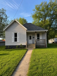 Building Photo - 1112 E Locust St
