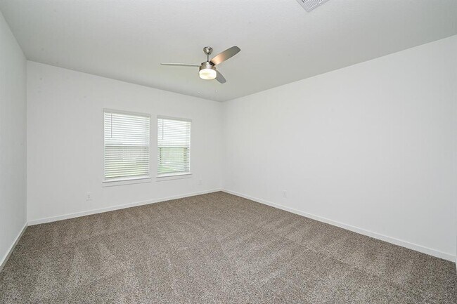 Building Photo - 29946 Gallatin River Ln