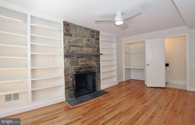 Building Photo - 6003 Woodacres Dr