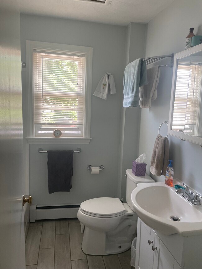 Building Photo - 19 Warren St