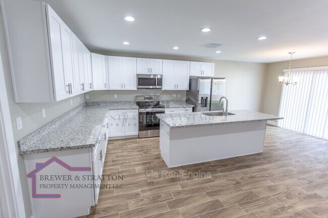 Building Photo - 2324 W Mobile Ln