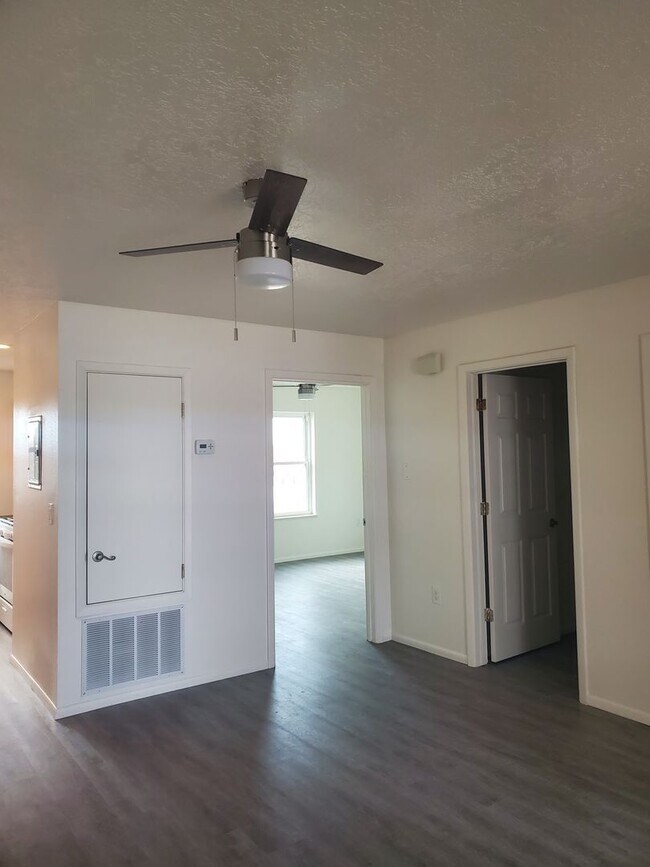 Building Photo - 2117 Coal Ave SE