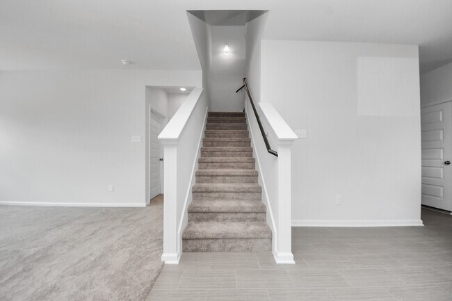 Building Photo - 2715 Crested Creek Ln