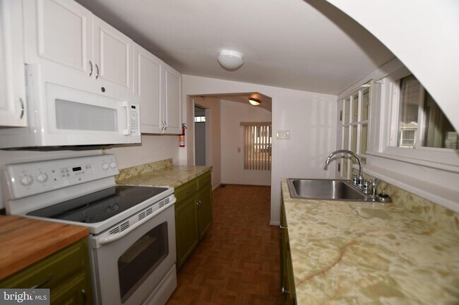 Building Photo - 50 Palatine Rd