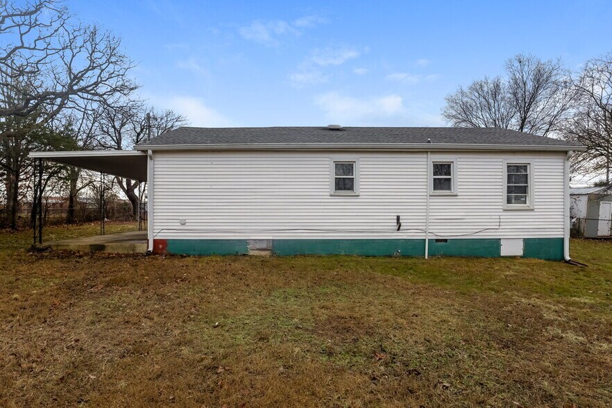 Building Photo - 209 Stones River Rd