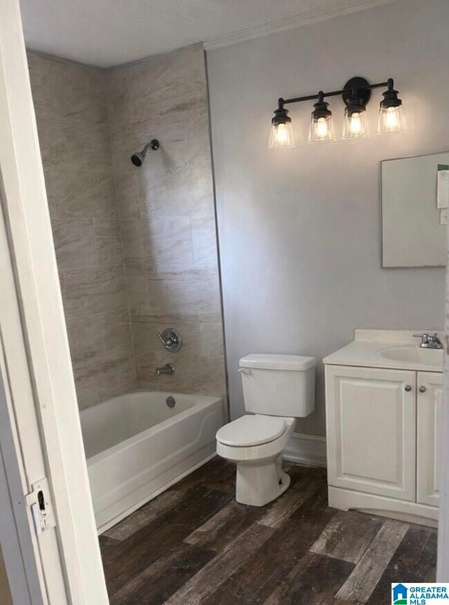 Building Photo - 1605 West St