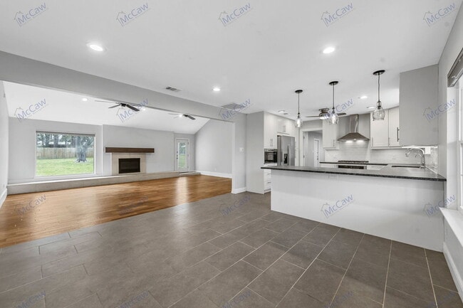 Building Photo - 709 Cimarron Trail