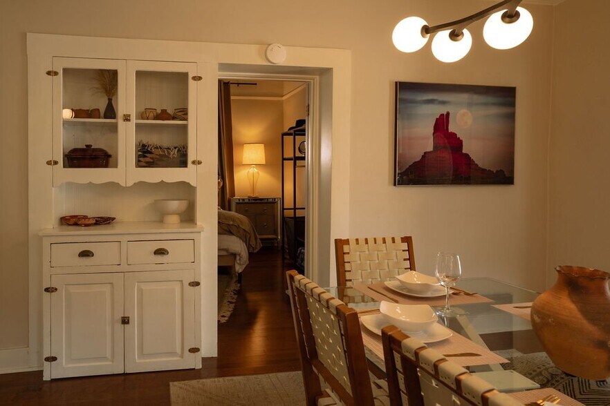 Building Photo - 112 E 16th St