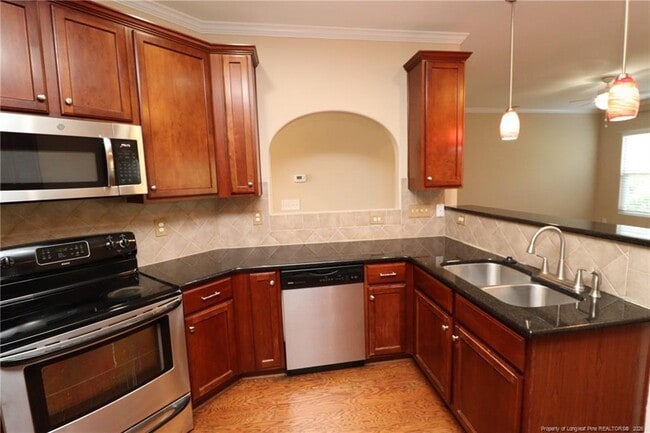 Building Photo - 711 Keystone Park Dr