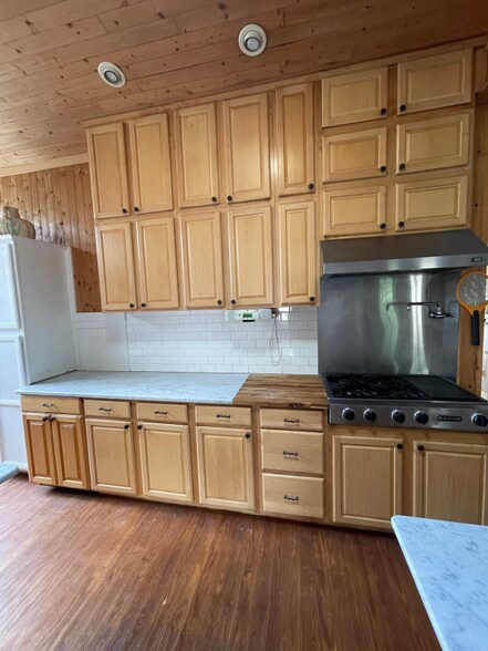 Building Photo - 36407 Fir Dr