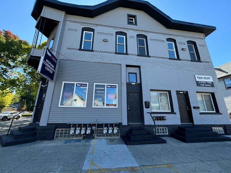 Primary Photo - 1303 W Greenfield Ave