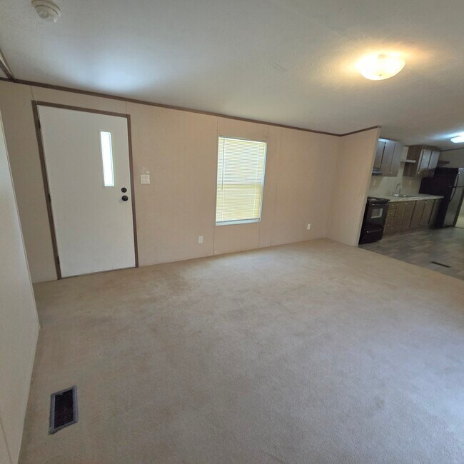 Building Photo - 104 Alum Creek Dr