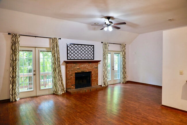 Building Photo - Founders Hill Haile Plantation