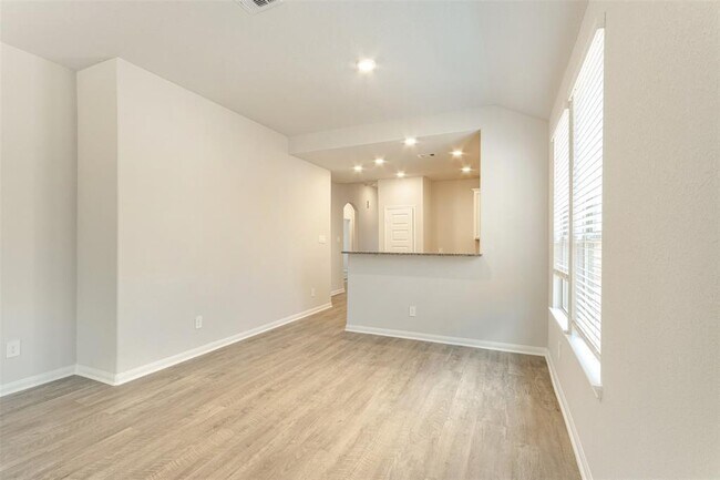Building Photo - 14717 Pinion Ct
