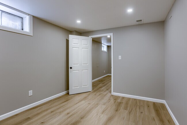 Building Photo - 3224 N 40th St