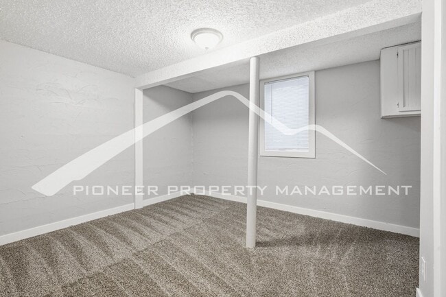 Building Photo - 4564 E Mexico Ave
