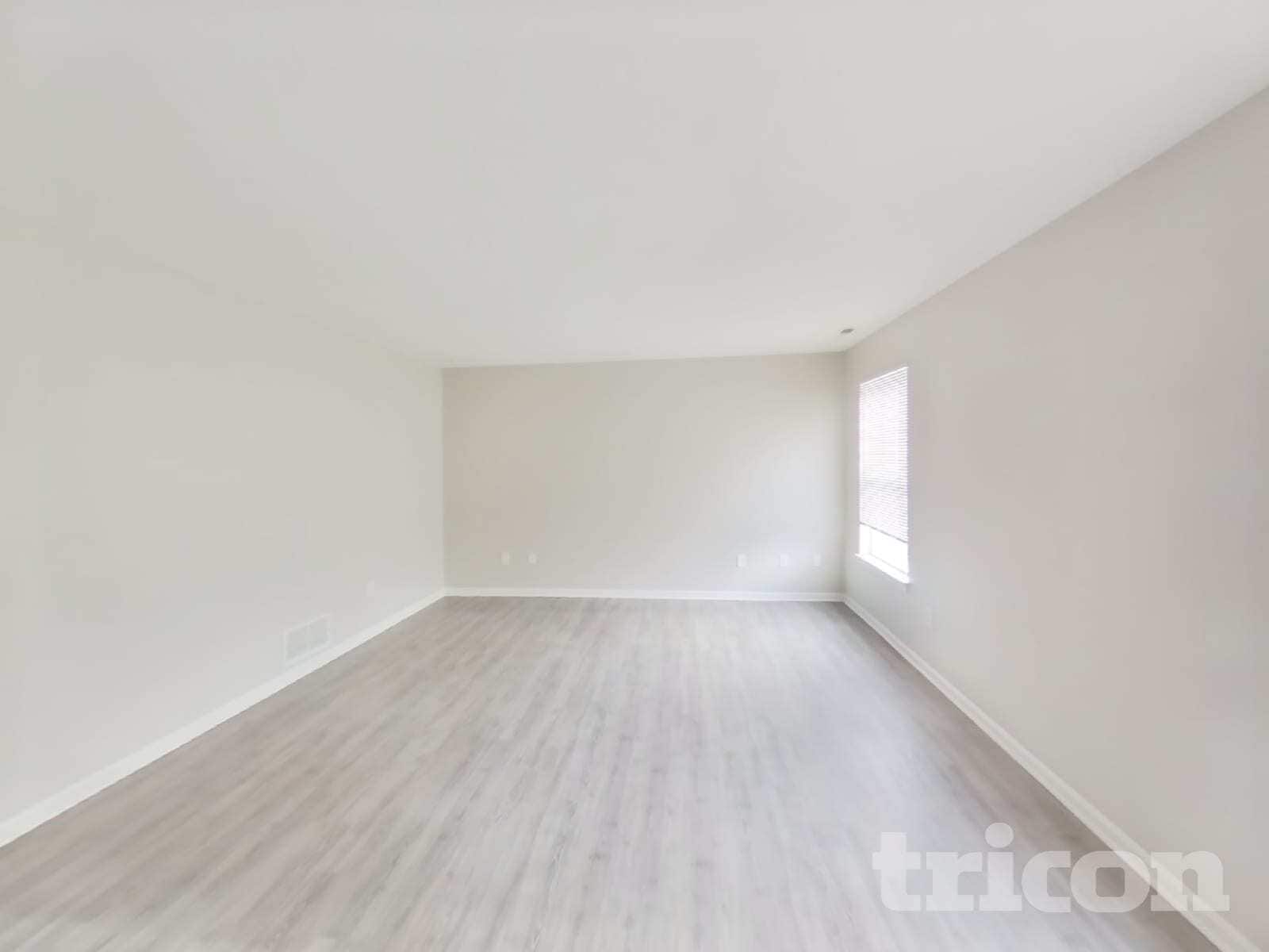 Building Photo - 10213 Blue Sky Dr