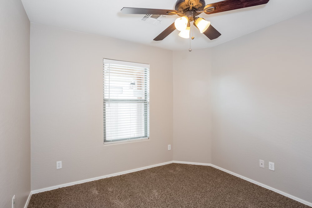 Building Photo - 3674 W Yellow Peak Dr