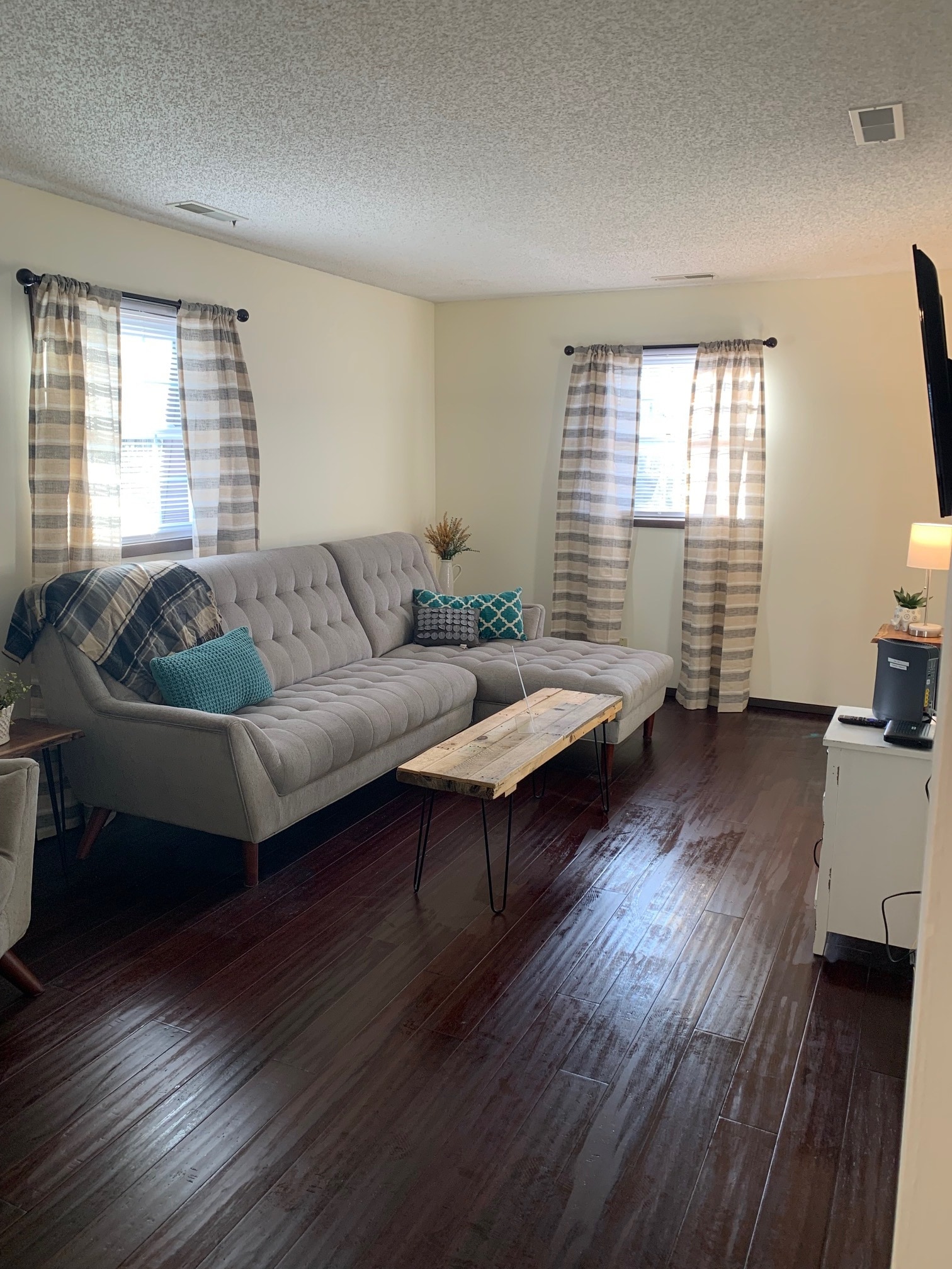 Building Photo - 617 4th St