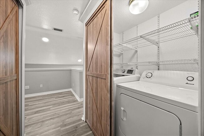 Building Photo - 748 Altaloma Ave