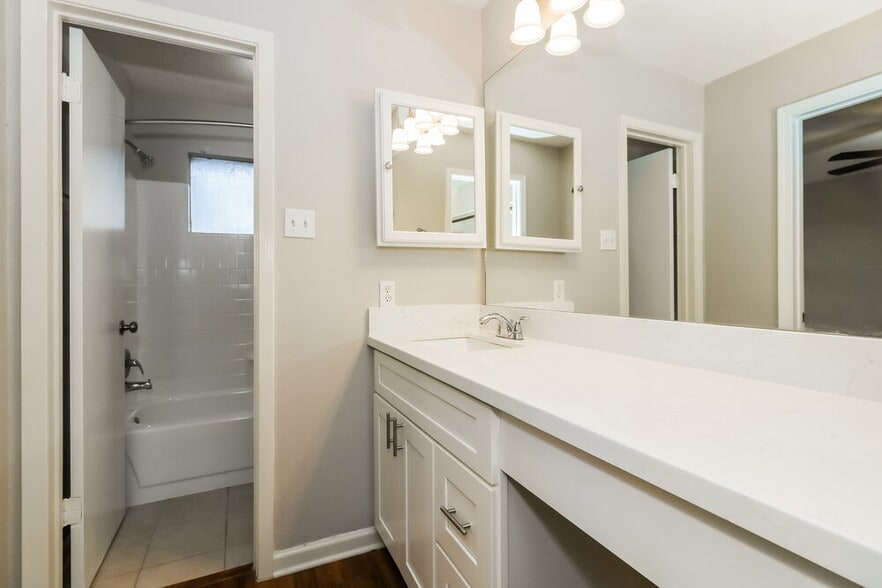 Building Photo - 16507 Quail Meadow Dr